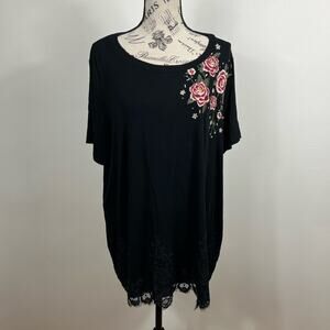 Torrid Super Soft Knits black floral embroidered lace trim short sleeve shirt